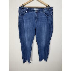 TORRID Distressed Hem Girlfriend Denim Jeans Plus Size 18R Cropped Preppy